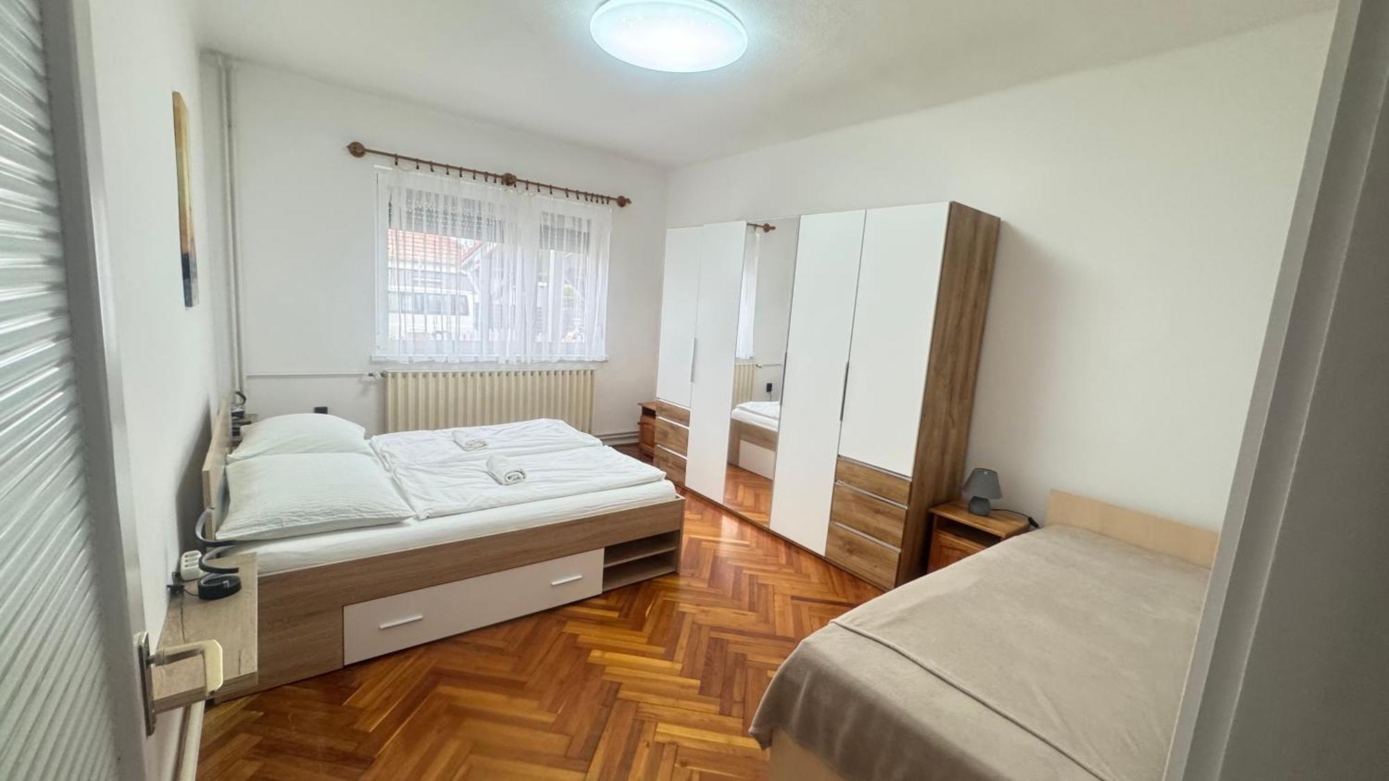 Pingvin Cukraszda Apartman Balatonmariafurdo Exterior photo